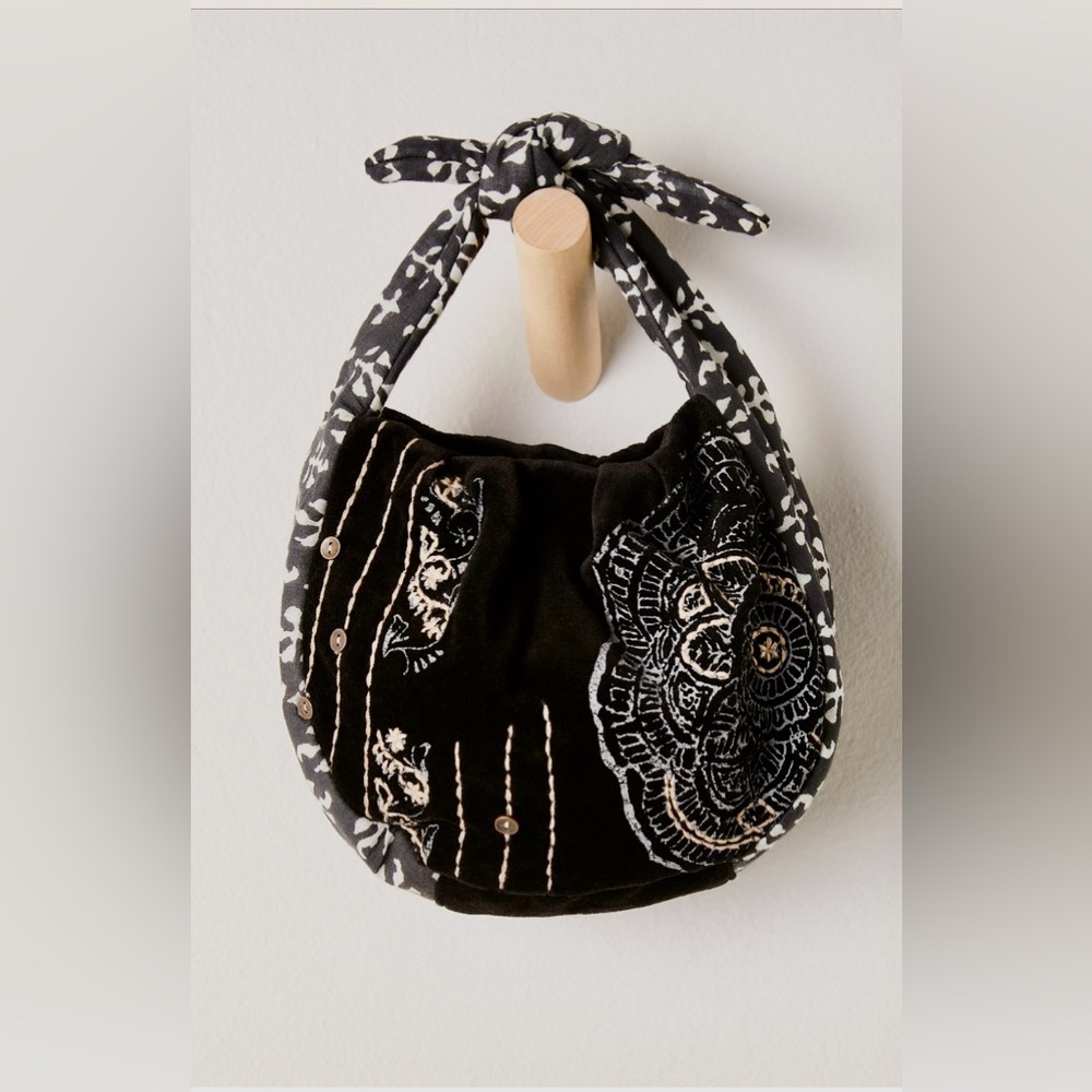 FREE PEOPLE Aria Mini Velvet Bag Black - Picture 1 of 5